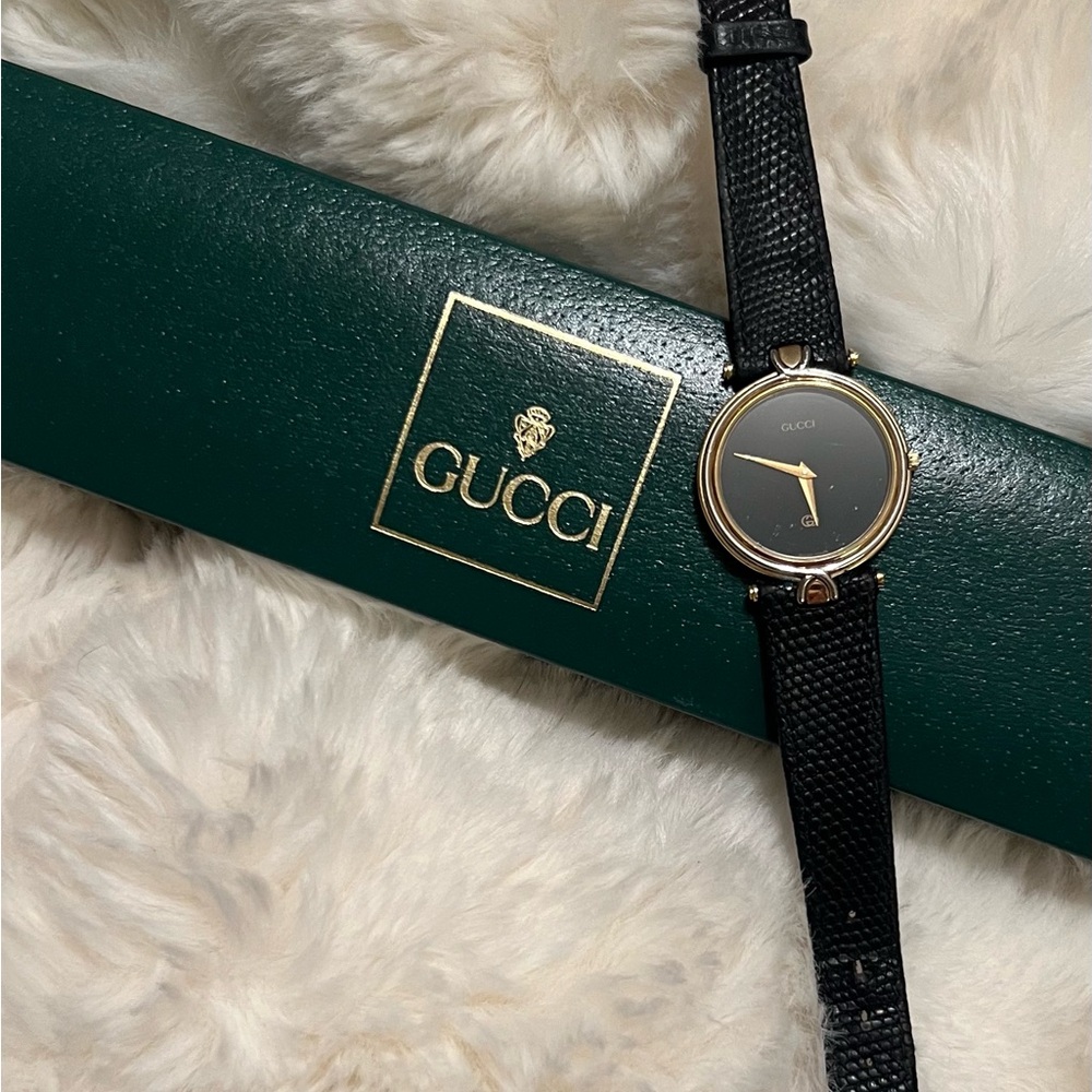 GUCCI 4500M Watch 32mm Quartz
Black Dial Mens Unisex Vintage